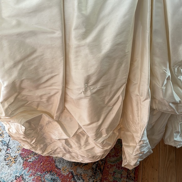 Paloma Blanca Dupioni silk wedding gown - Picture 10 of 17